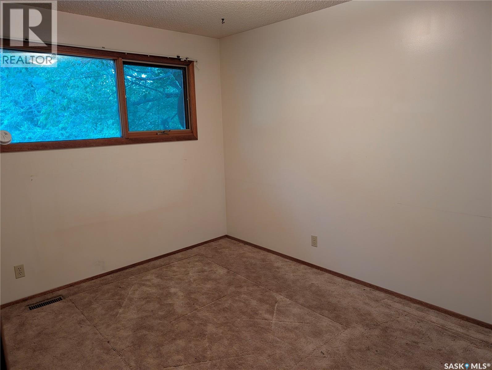 208 Carson Street, Dundurn, Saskatchewan  S0K 1K0 - Photo 5 - SK046392