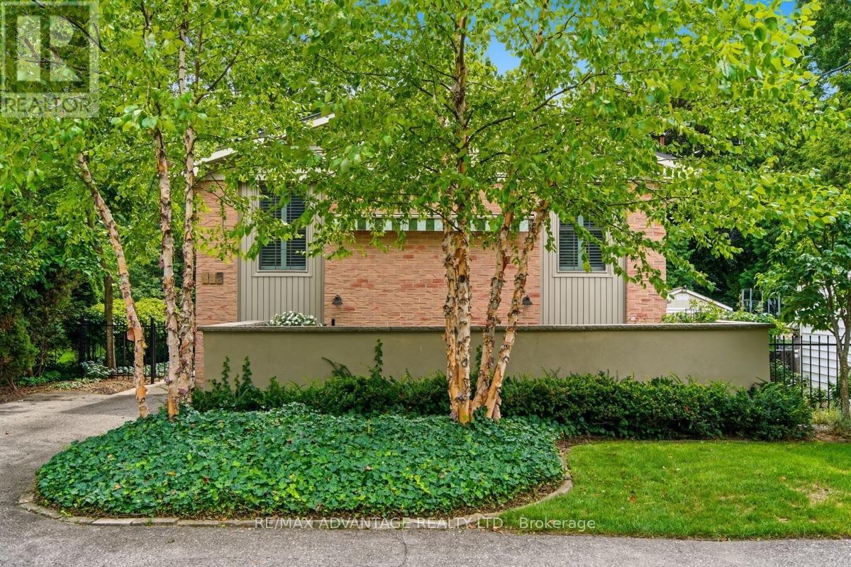 REAR - 195 EMERY STREET E, london south (south f), Ontario