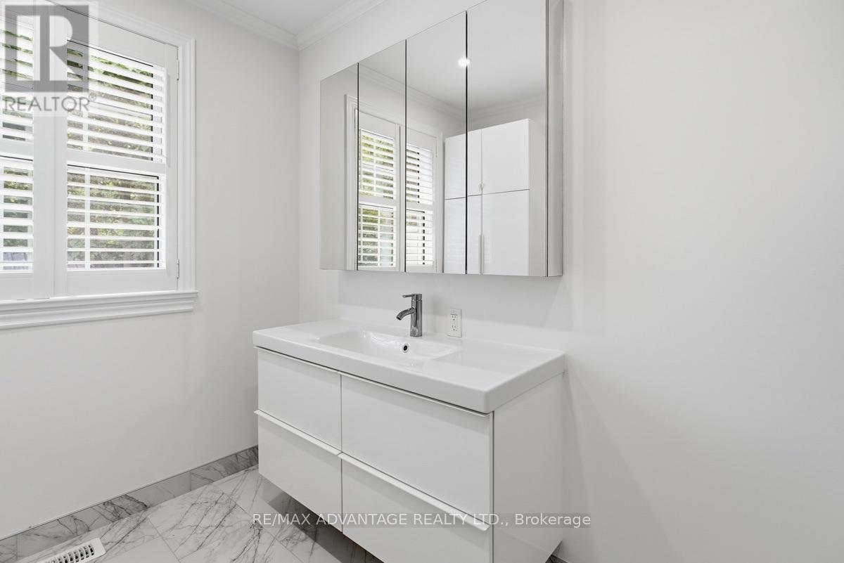 Rear - 195 Emery Street E, London South (South F), Ontario  N6C 2E3 - Photo 22 - X13704252