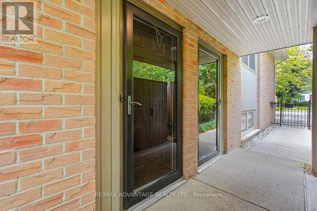 Rear - 195 Emery Street E, London South (South F), Ontario  N6C 2E3 - Photo 3 - X13704252