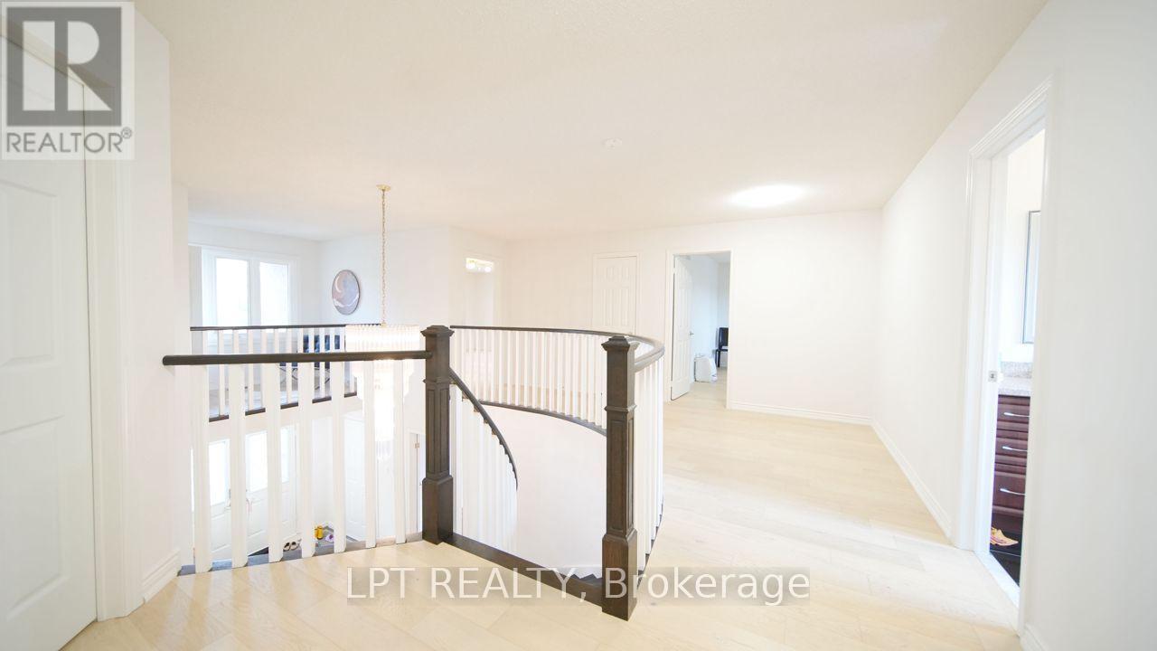 37 Laser Court, Richmond Hill, Ontario  L4B 1S1 - Photo 13 - N13704268