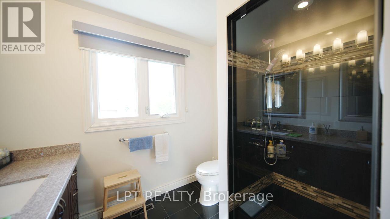 37 Laser Court, Richmond Hill, Ontario  L4B 1S1 - Photo 15 - N13704268