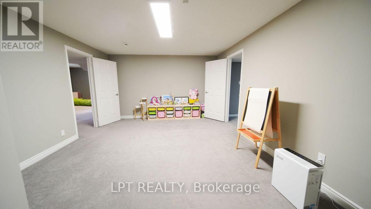 37 Laser Court, Richmond Hill, Ontario  L4B 1S1 - Photo 27 - N13704268