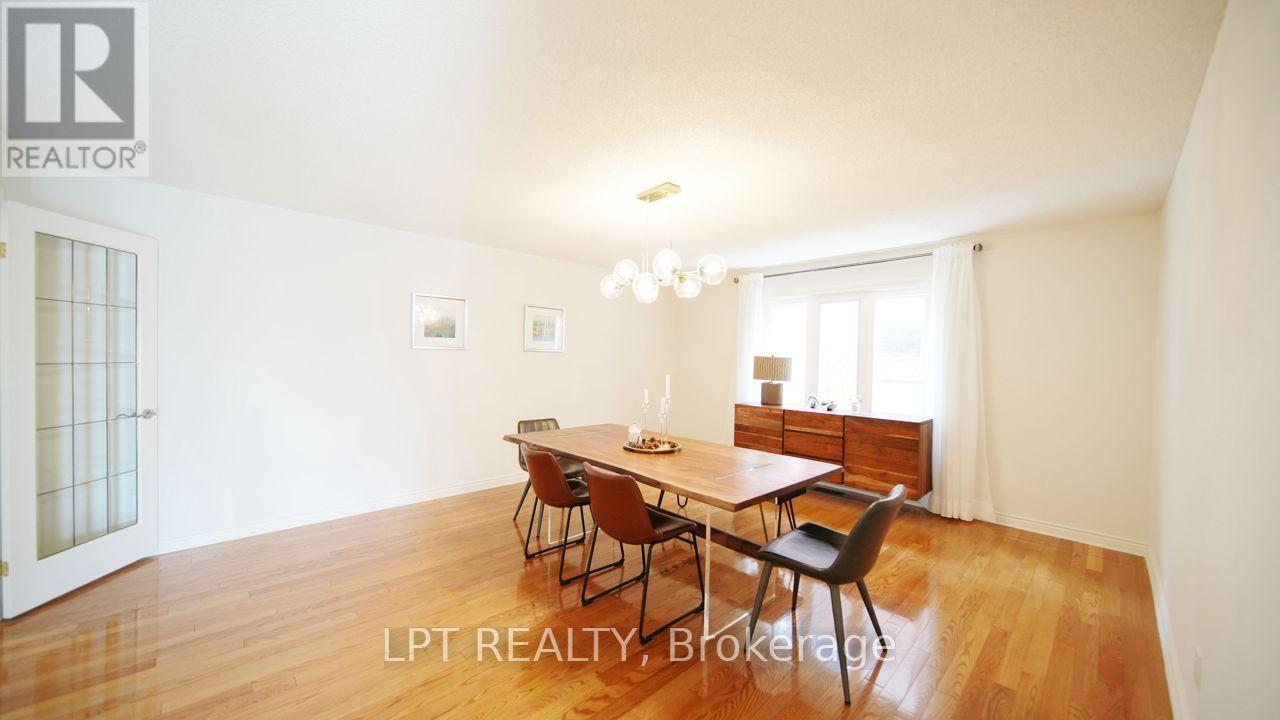 37 Laser Court, Richmond Hill, Ontario  L4B 1S1 - Photo 3 - N13704268
