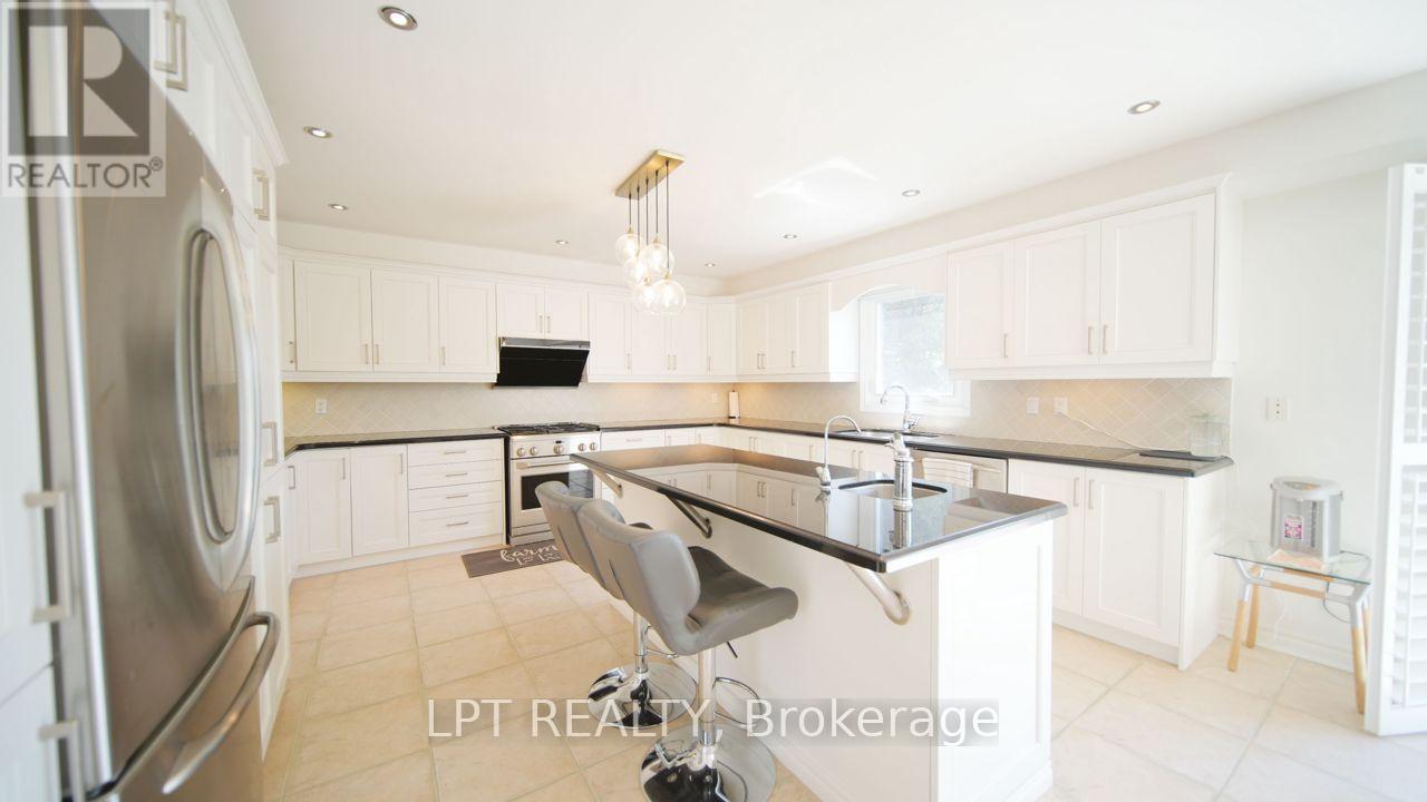 37 Laser Court, Richmond Hill, Ontario  L4B 1S1 - Photo 5 - N13704268
