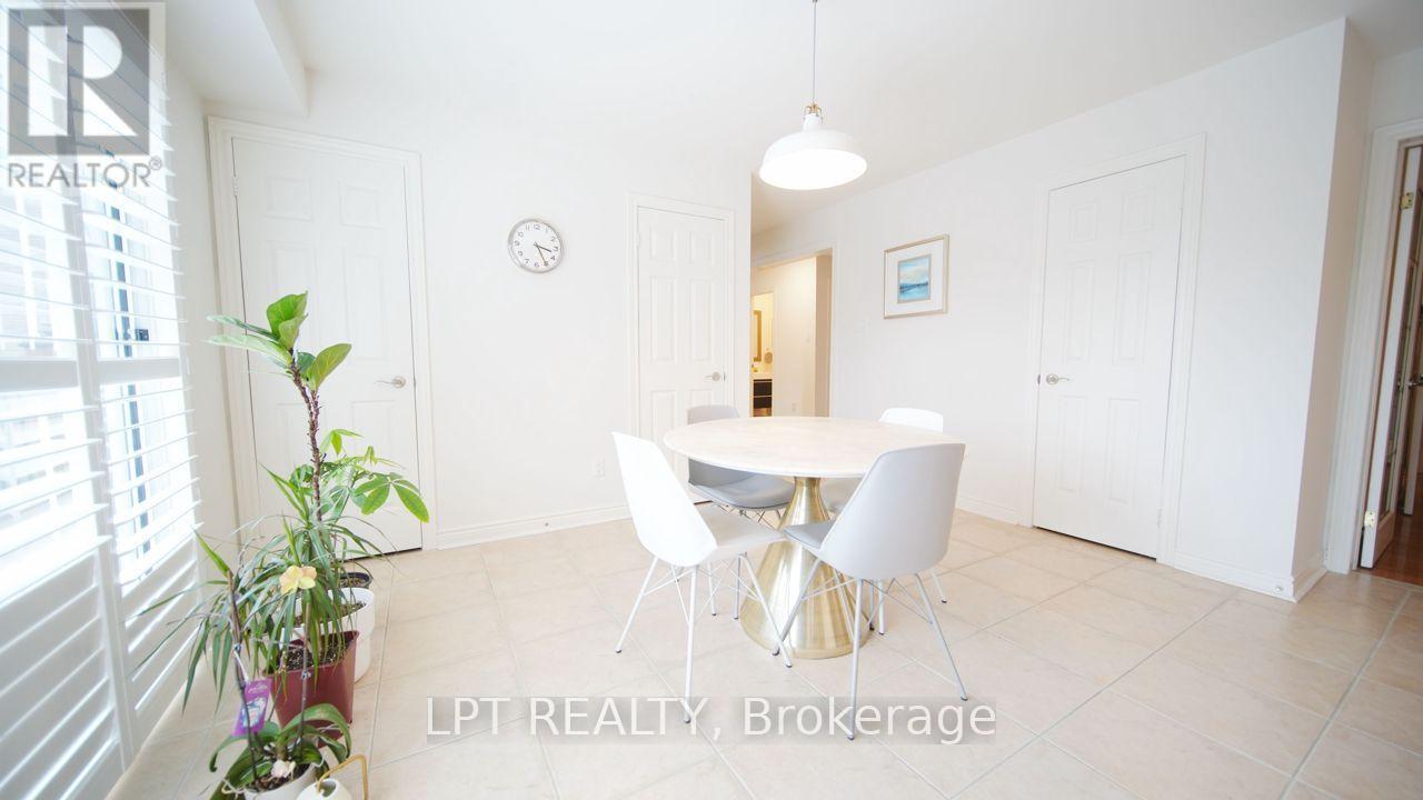 37 Laser Court, Richmond Hill, Ontario  L4B 1S1 - Photo 7 - N13704268