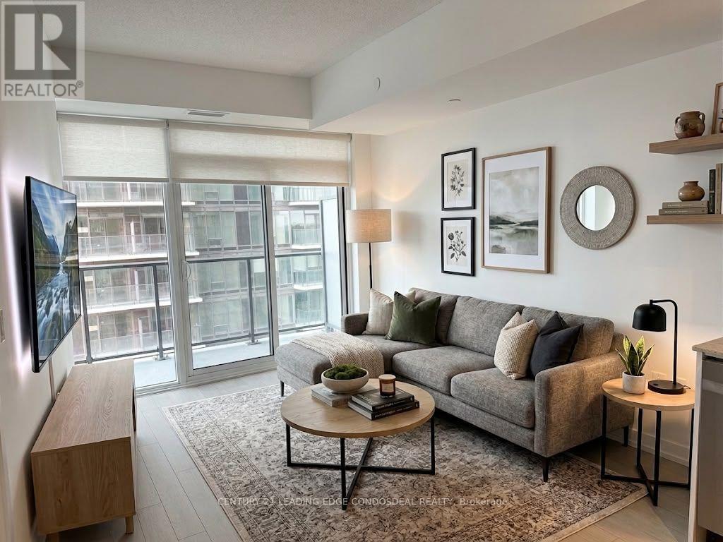 1605 - 4010 Eglinton Avenue W, Toronto, Ontario  M9A 0G5 - Photo 2 - W13704264