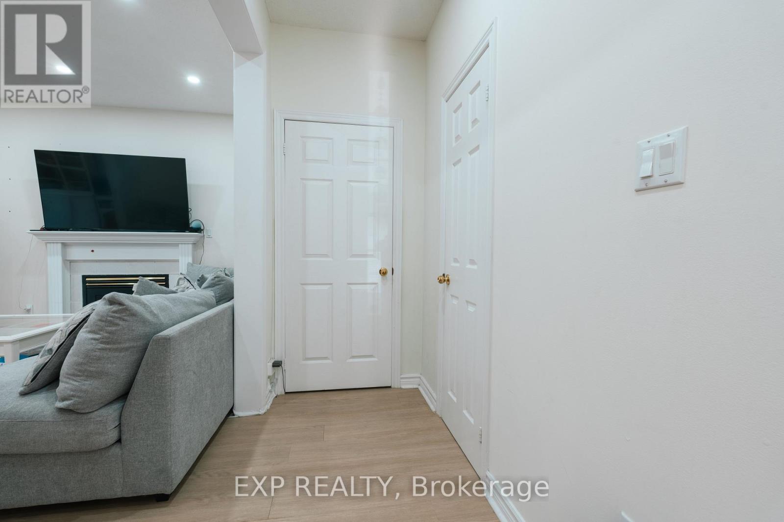 Upper - 206 Drinkwater Road, Brampton, Ontario  L6Y 4Z3 - Photo 11 - W13704266