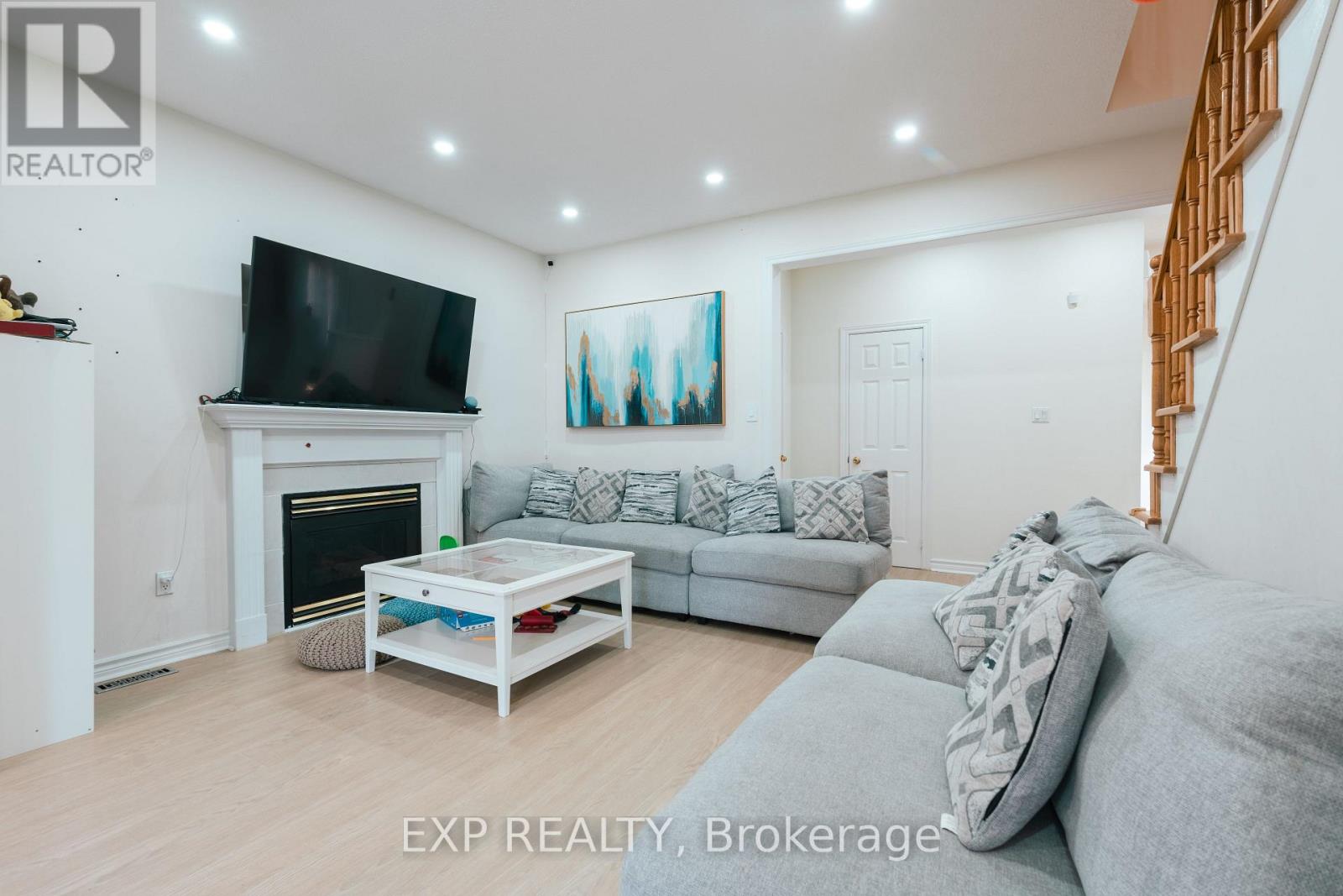 Upper - 206 Drinkwater Road, Brampton, Ontario  L6Y 4Z3 - Photo 8 - W13704266
