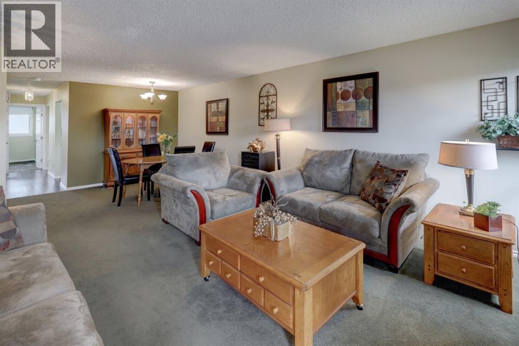 4325 58 Street NE, Calgary, Alberta  T1Y 4G2 - Photo 5 - A2337928