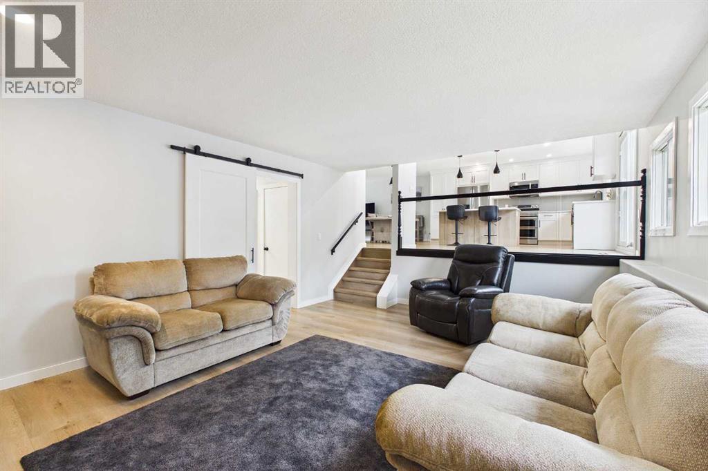 44 Woodbrook Place Sw, Calgary, Alberta  T2W 3Z4 - Photo 15 - A2335127