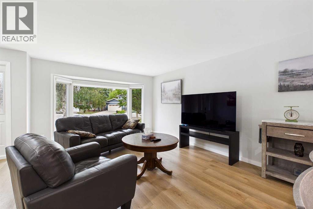 44 Woodbrook Place Sw, Calgary, Alberta  T2W 3Z4 - Photo 5 - A2335127