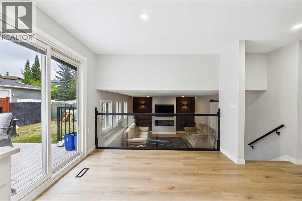 44 Woodbrook Place Sw, Calgary, Alberta  T2W 3Z4 - Photo 11 - A2335127