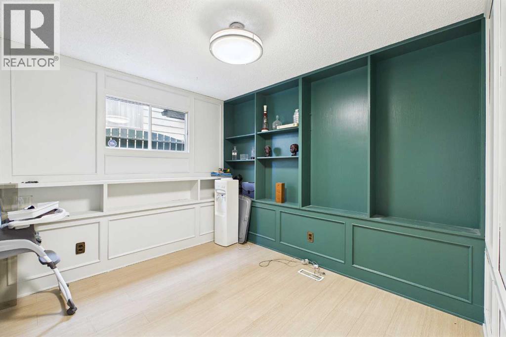 44 Woodbrook Place Sw, Calgary, Alberta  T2W 3Z4 - Photo 18 - A2335127
