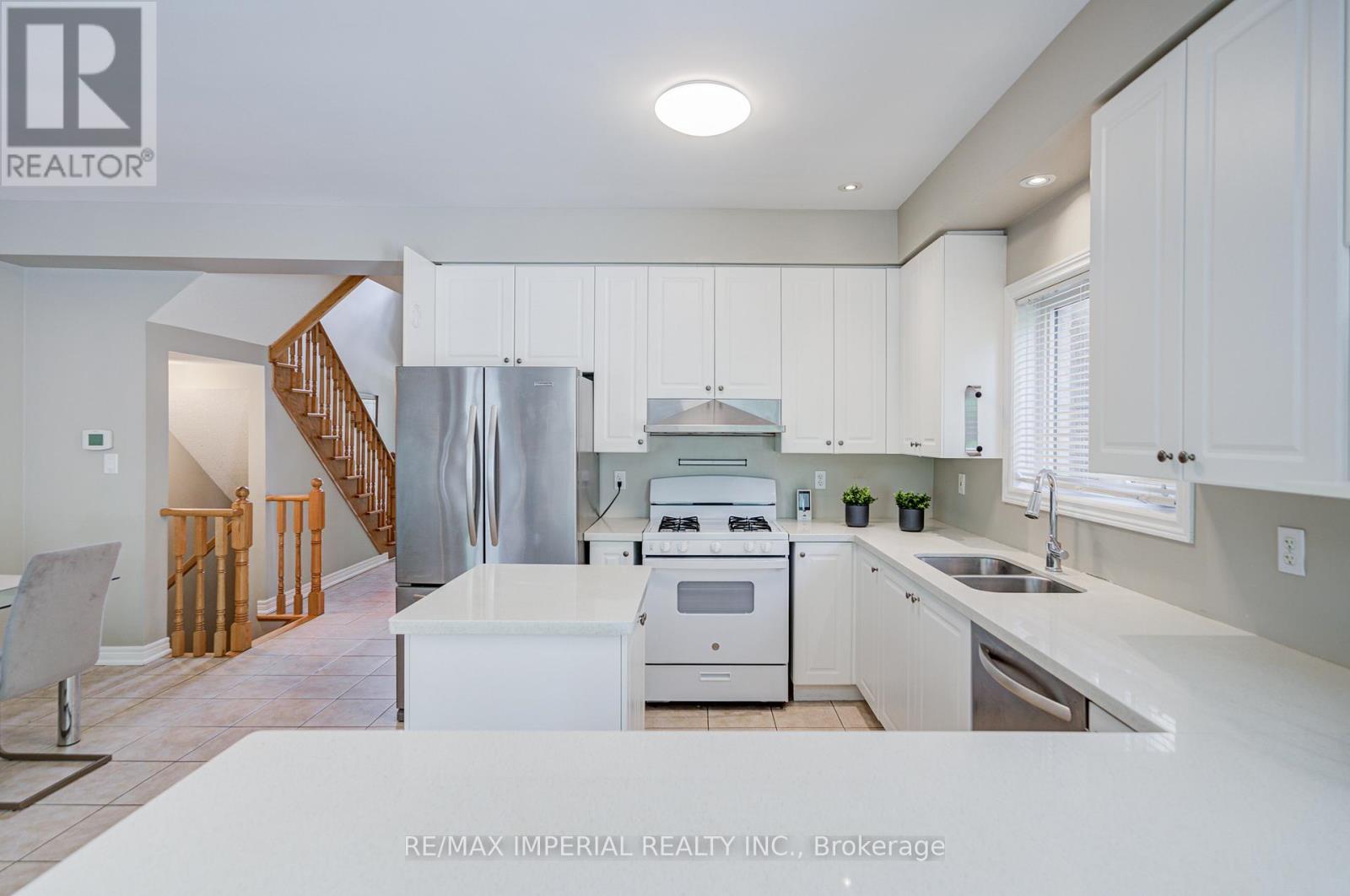 1233 Agram Drive, Oakville, Ontario  L6H 7P1 - Photo 13 - W13704288