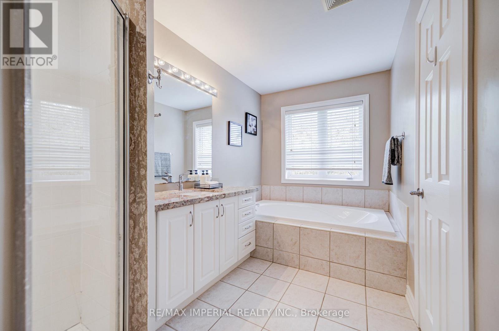 1233 Agram Drive, Oakville, Ontario  L6H 7P1 - Photo 30 - W13704288