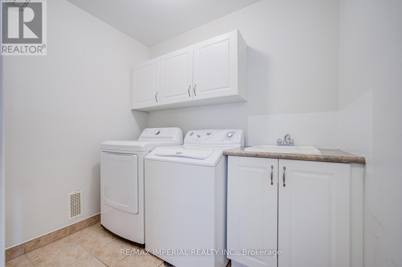 1233 Agram Drive, Oakville, Ontario  L6H 7P1 - Photo 36 - W13704288