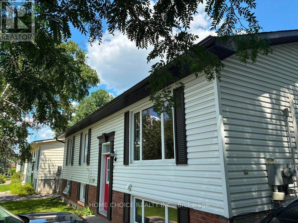 Unit 2 (Upper Unit) - 50 Fringewood Drive, Ottawa, Ontario K2S 1T8 - Photo 2 - X13694068