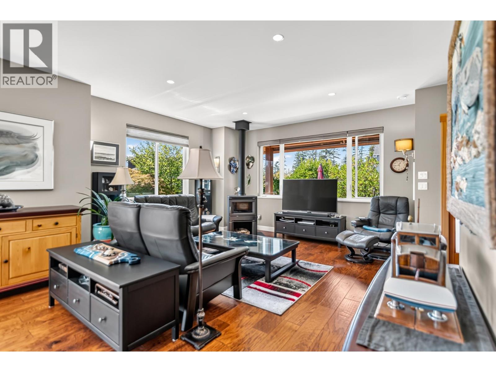 9326 Jorgensen Place, Halfmoon Bay, British Columbia  V7Z 1B4 - Photo 10 - R3158056