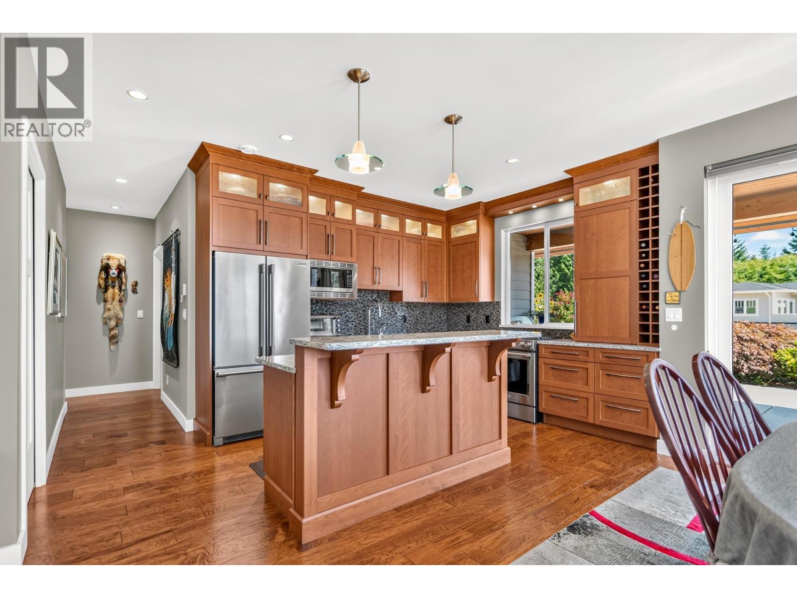 9326 Jorgensen Place, Halfmoon Bay, British Columbia  V7Z 1B4 - Photo 11 - R3158056
