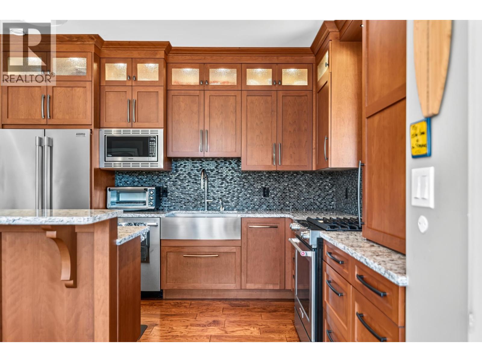 9326 Jorgensen Place, Halfmoon Bay, British Columbia  V7Z 1B4 - Photo 12 - R3158056