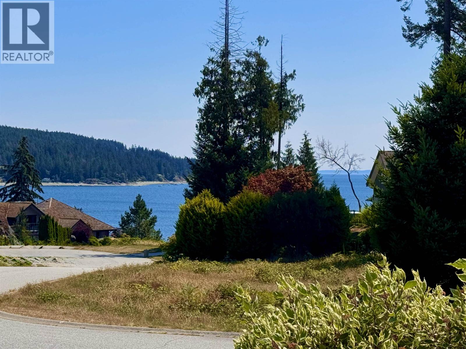 9326 Jorgensen Place, Halfmoon Bay, British Columbia  V7Z 1B4 - Photo 16 - R3158056