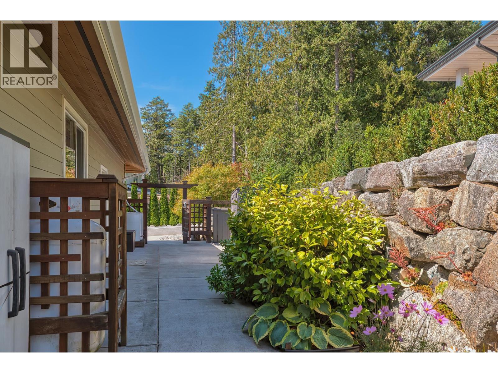 9326 Jorgensen Place, Halfmoon Bay, British Columbia  V7Z 1B4 - Photo 34 - R3158056