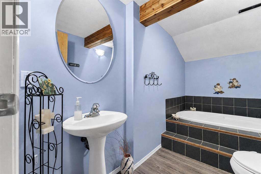 52 Chinook Way W, Brooks, Alberta  T1R 0C6 - Photo 36 - A2339436