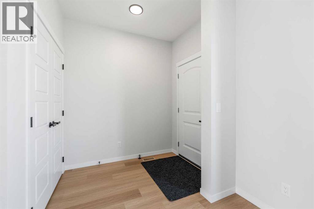247 Lucas Gate Nw, Calgary, Alberta  T3P 2S5 - Photo 12 - A2333074