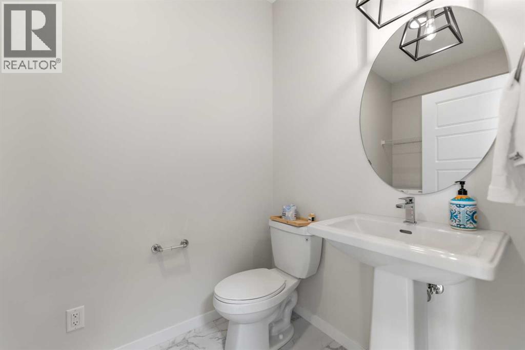 247 Lucas Gate Nw, Calgary, Alberta  T3P 2S5 - Photo 16 - A2333074
