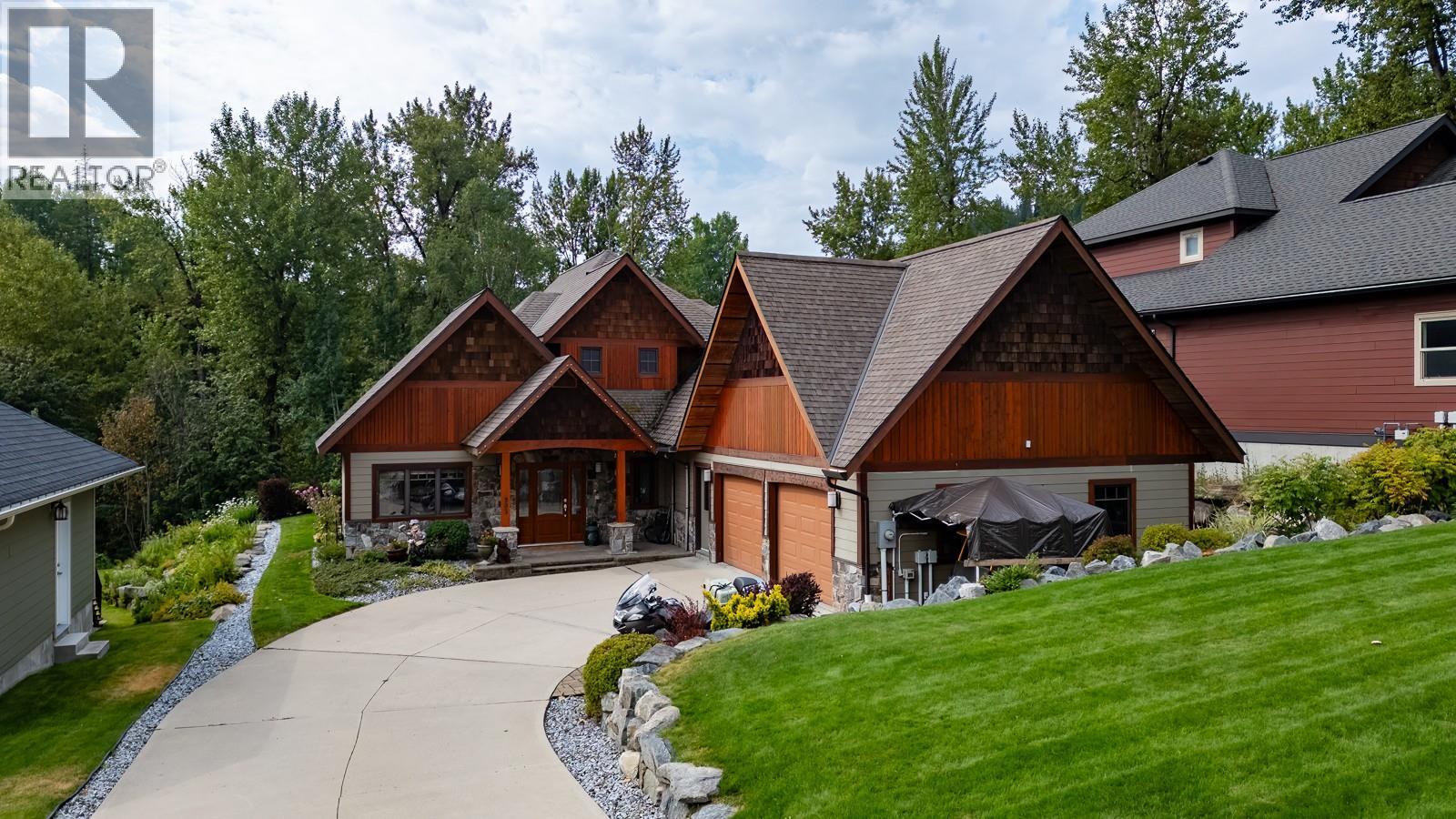 903 Redstone Drive, Rossland, British Columbia