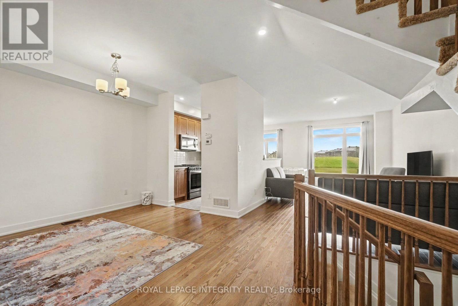 226 Monticello Avenue, Ottawa, Ontario  K2S 2R7 - Photo 2 - X13704308