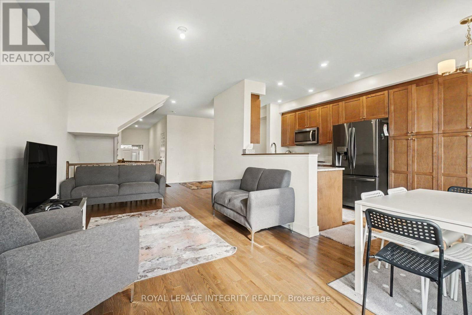 226 Monticello Avenue, Ottawa, Ontario  K2S 2R7 - Photo 4 - X13704308