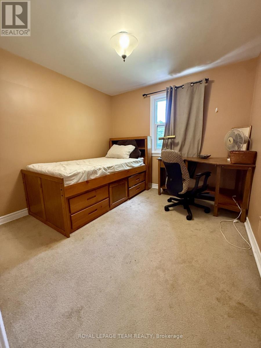881 Smyth Road, Ottawa, Ontario K1G 1P4 - Photo 3 - X13704310