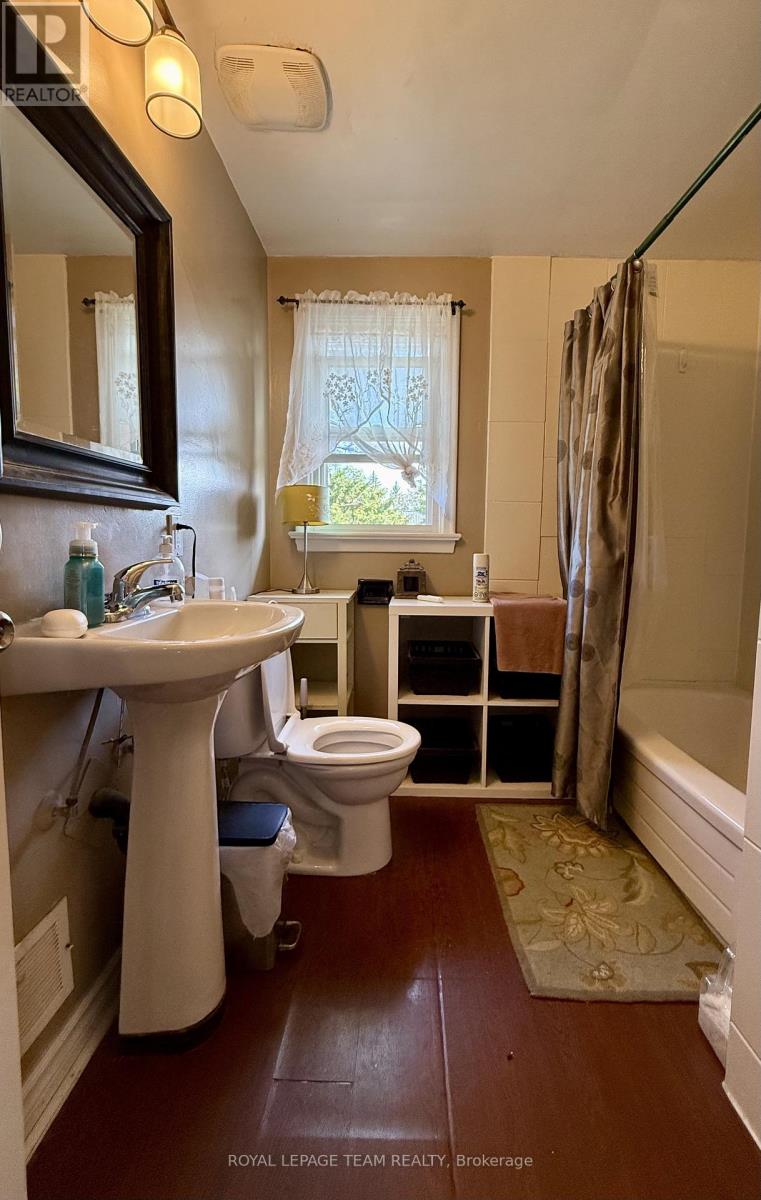 881 Smyth Road, Ottawa, Ontario K1G 1P4 - Photo 4 - X13704310