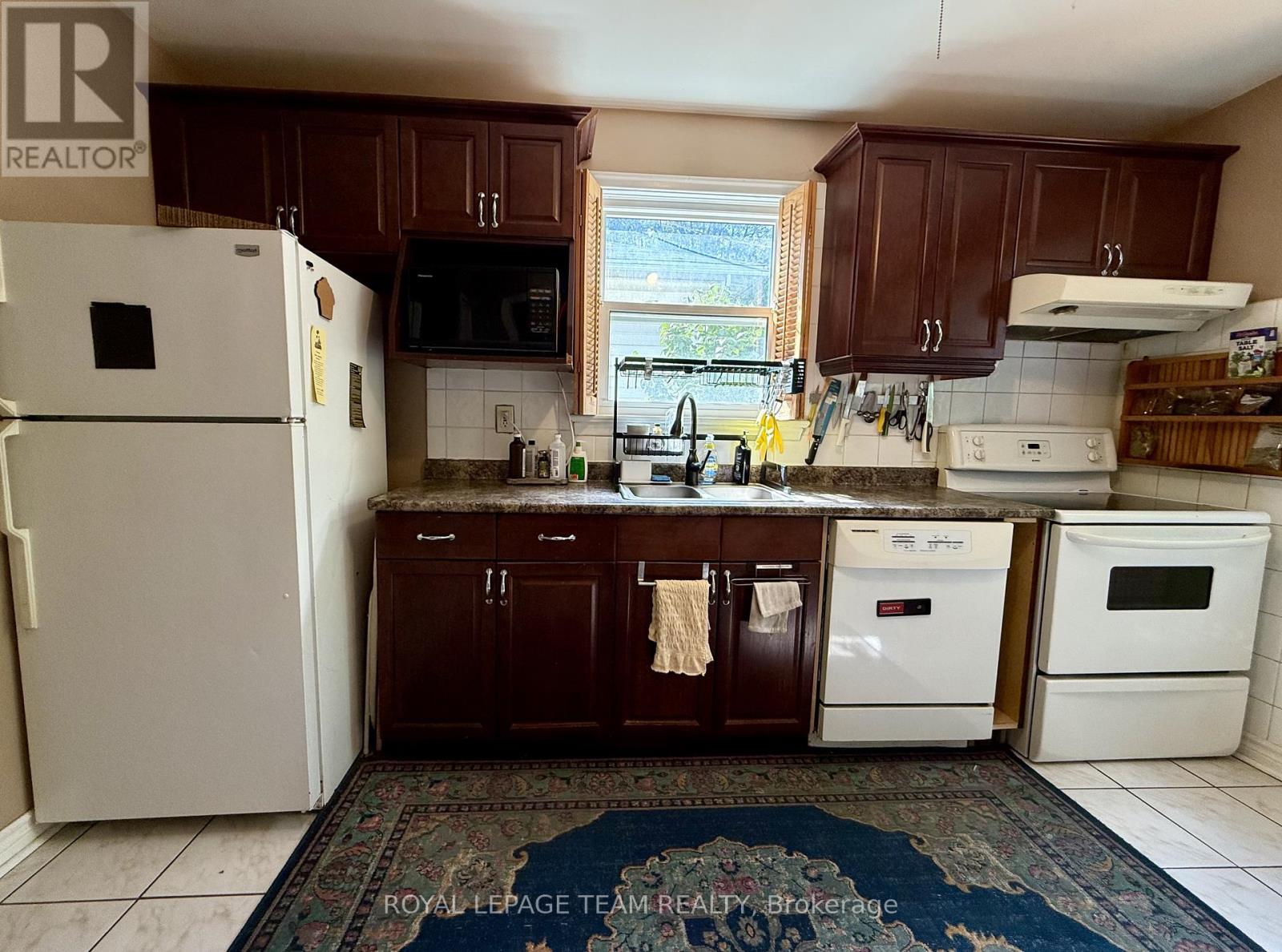 881 Smyth Road, Ottawa, Ontario K1G 1P4 - Photo 5 - X13704310