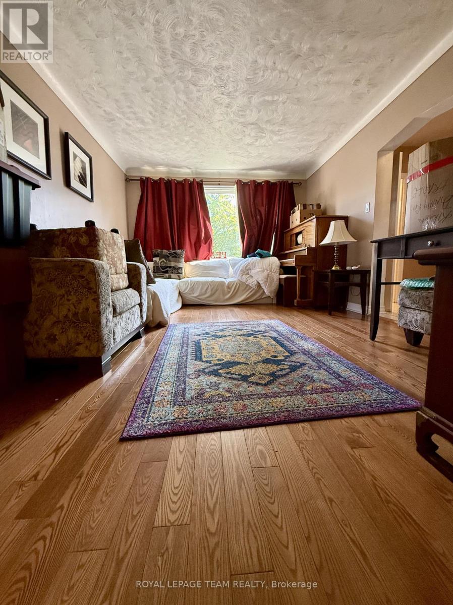 881 Smyth Road, Ottawa, Ontario K1G 1P4 - Photo 6 - X13704310