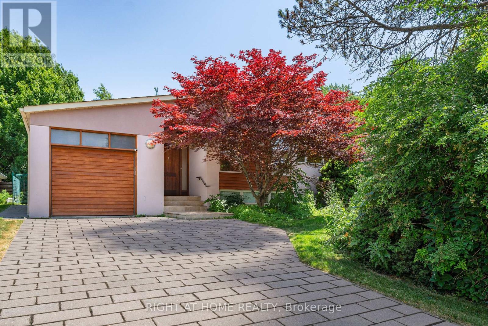 49 TOTTENHAM ROAD, Toronto, Ontario