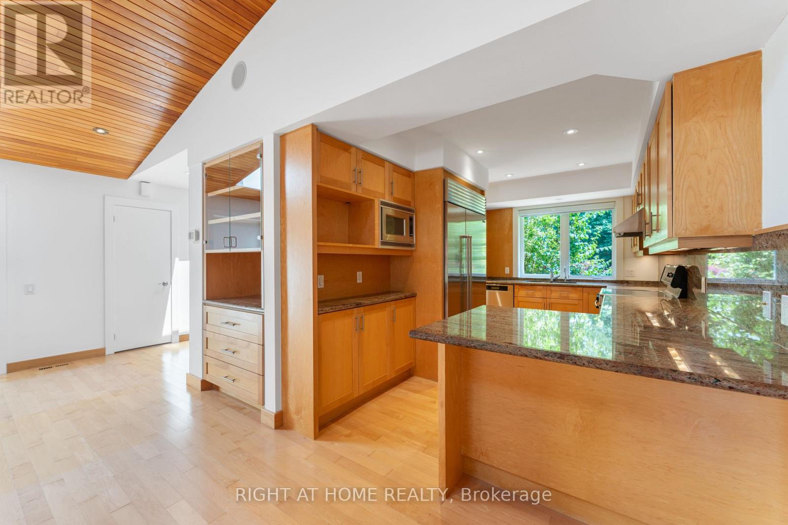 49 Tottenham Road, Toronto, Ontario  M3C 2J5 - Photo 10 - C13704312