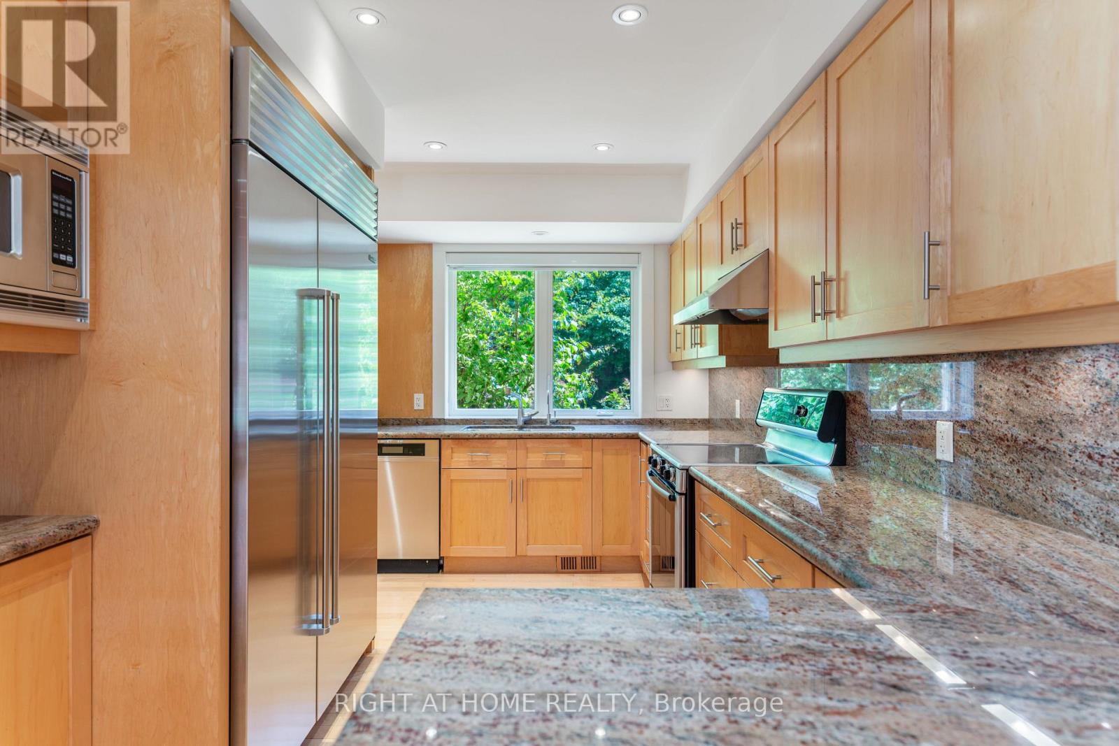 49 Tottenham Road, Toronto, Ontario  M3C 2J5 - Photo 11 - C13704312