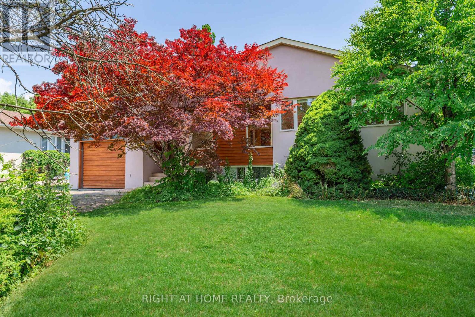 49 Tottenham Road, Toronto, Ontario  M3C 2J5 - Photo 2 - C13704312