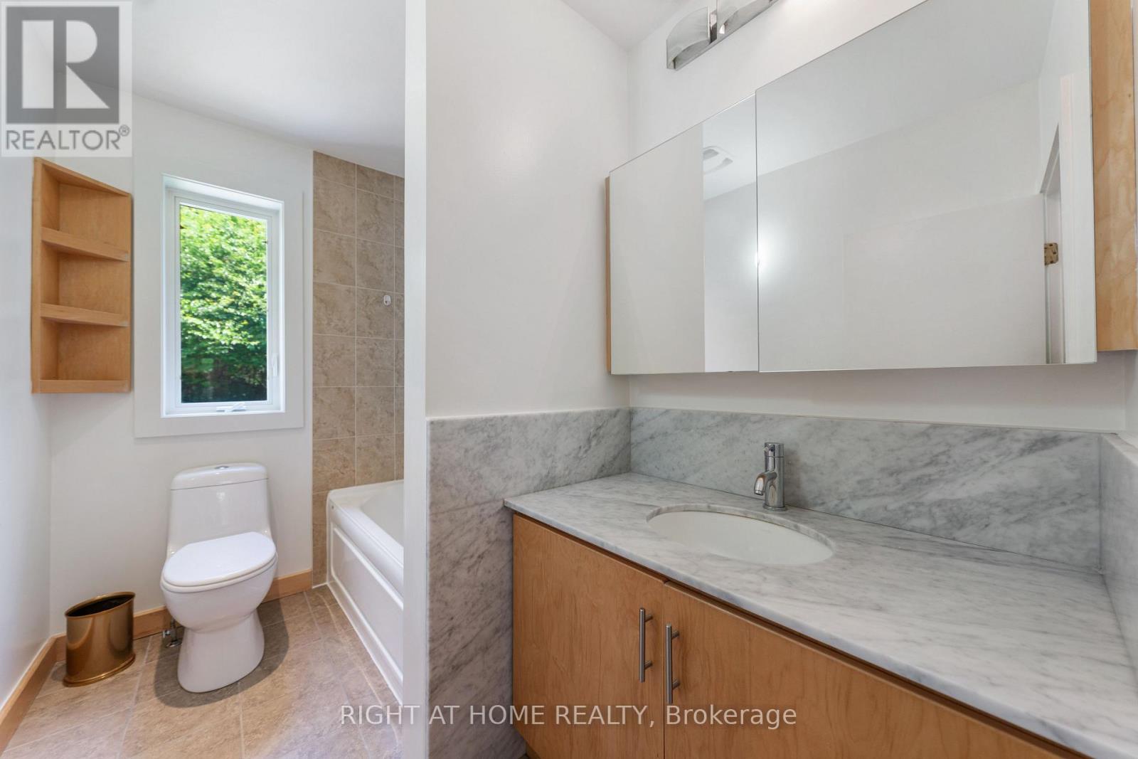 49 Tottenham Road, Toronto, Ontario  M3C 2J5 - Photo 22 - C13704312