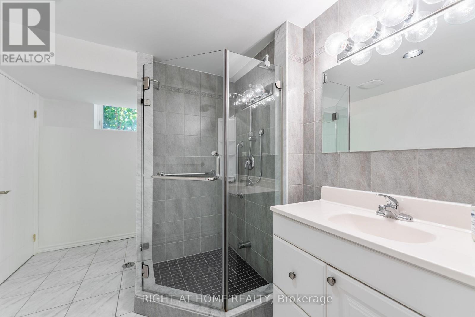 49 Tottenham Road, Toronto, Ontario  M3C 2J5 - Photo 31 - C13704312