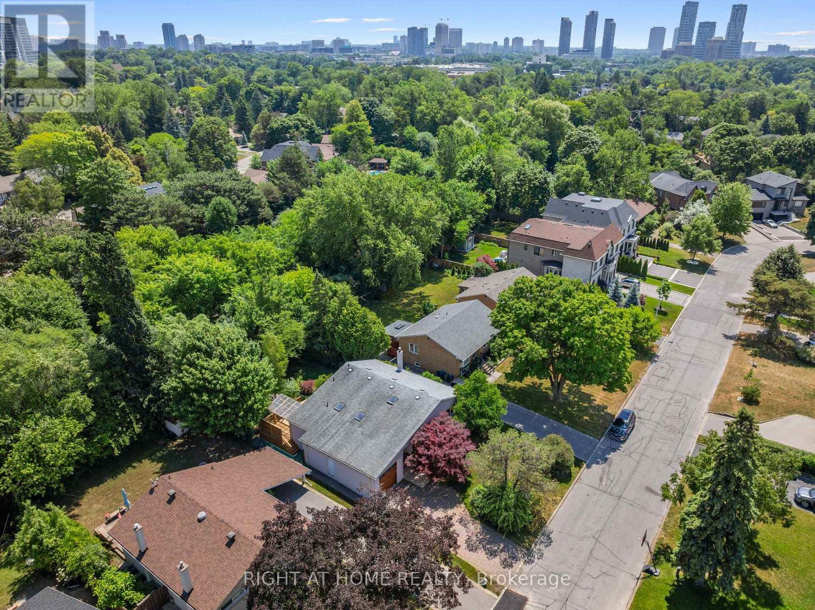 49 Tottenham Road, Toronto, Ontario  M3C 2J5 - Photo 43 - C13704312