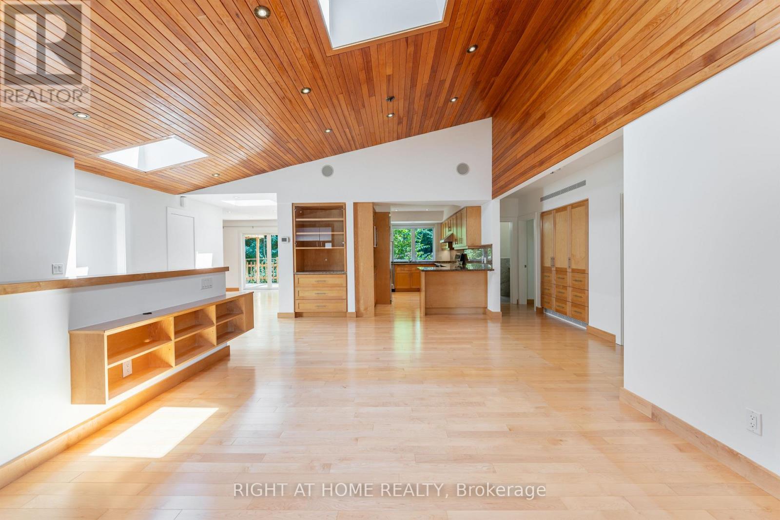 49 Tottenham Road, Toronto, Ontario  M3C 2J5 - Photo 9 - C13704312