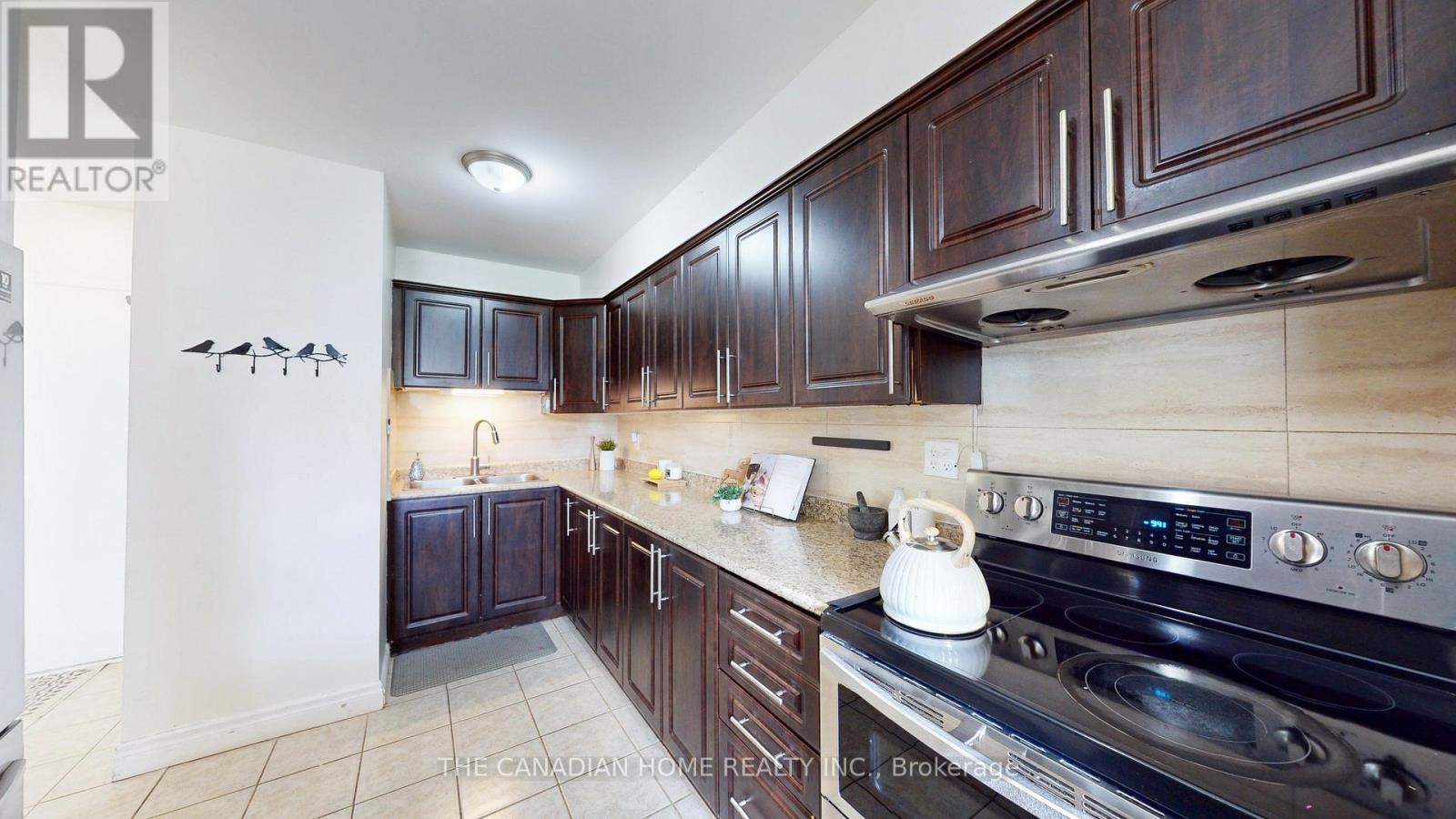 115 - 1055 A Forestwood Drive, Mississauga, Ontario  L5C 2T8 - Photo 10 - W13704302