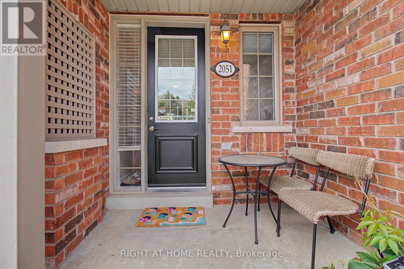 2051 Fiddlers Way, Oakville, Ontario  L6M 0M4 - Photo 2 - W13704306