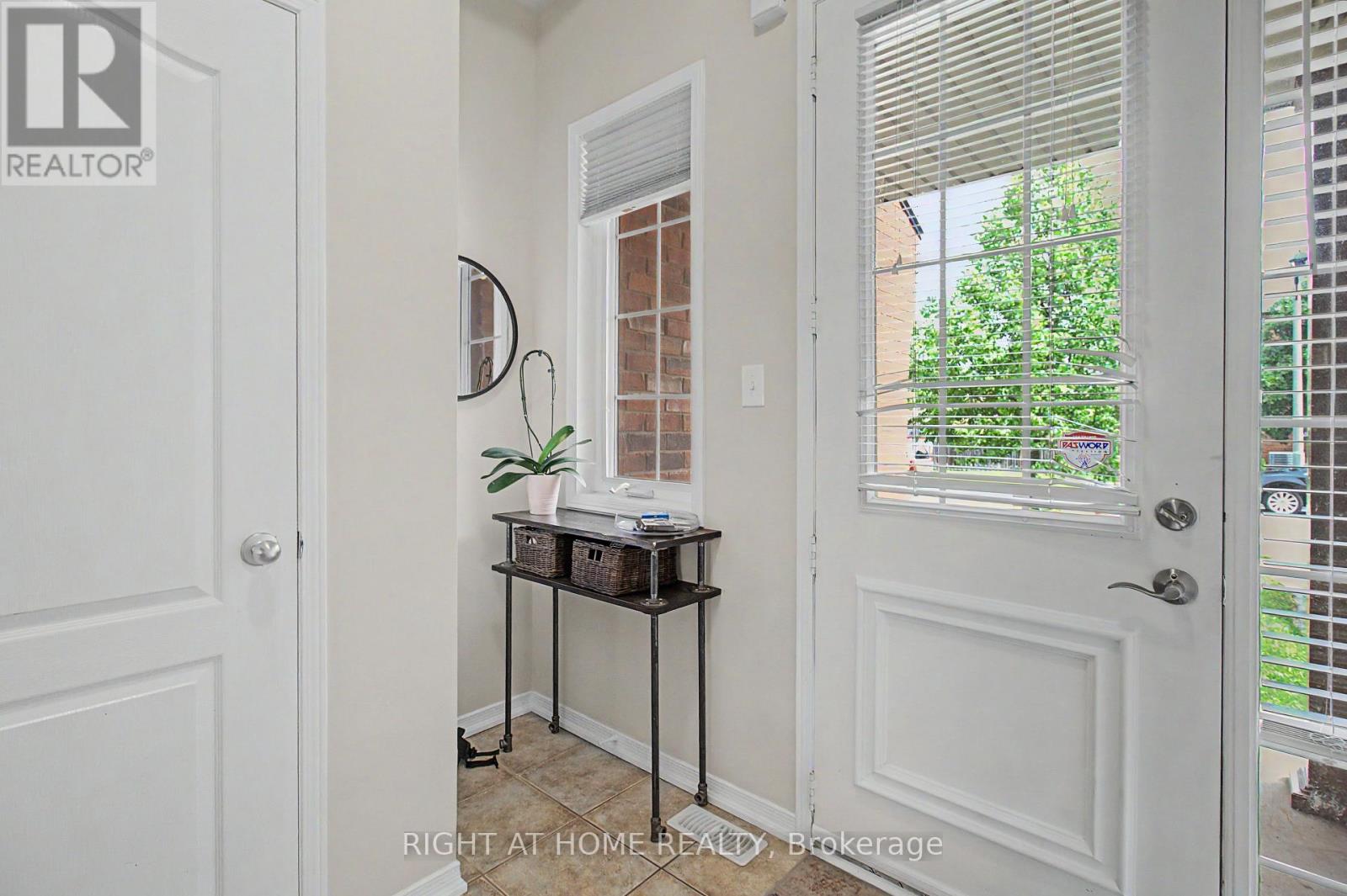 2051 Fiddlers Way, Oakville, Ontario  L6M 0M4 - Photo 3 - W13704306