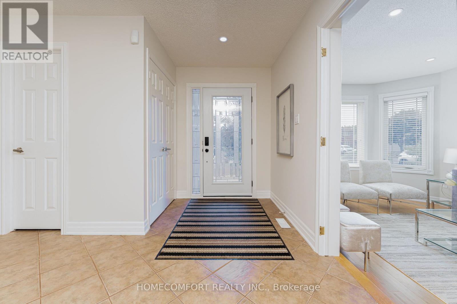 68 Grace Crescent, Barrie, Ontario  L4N 9S5 - Photo 3 - S13605212
