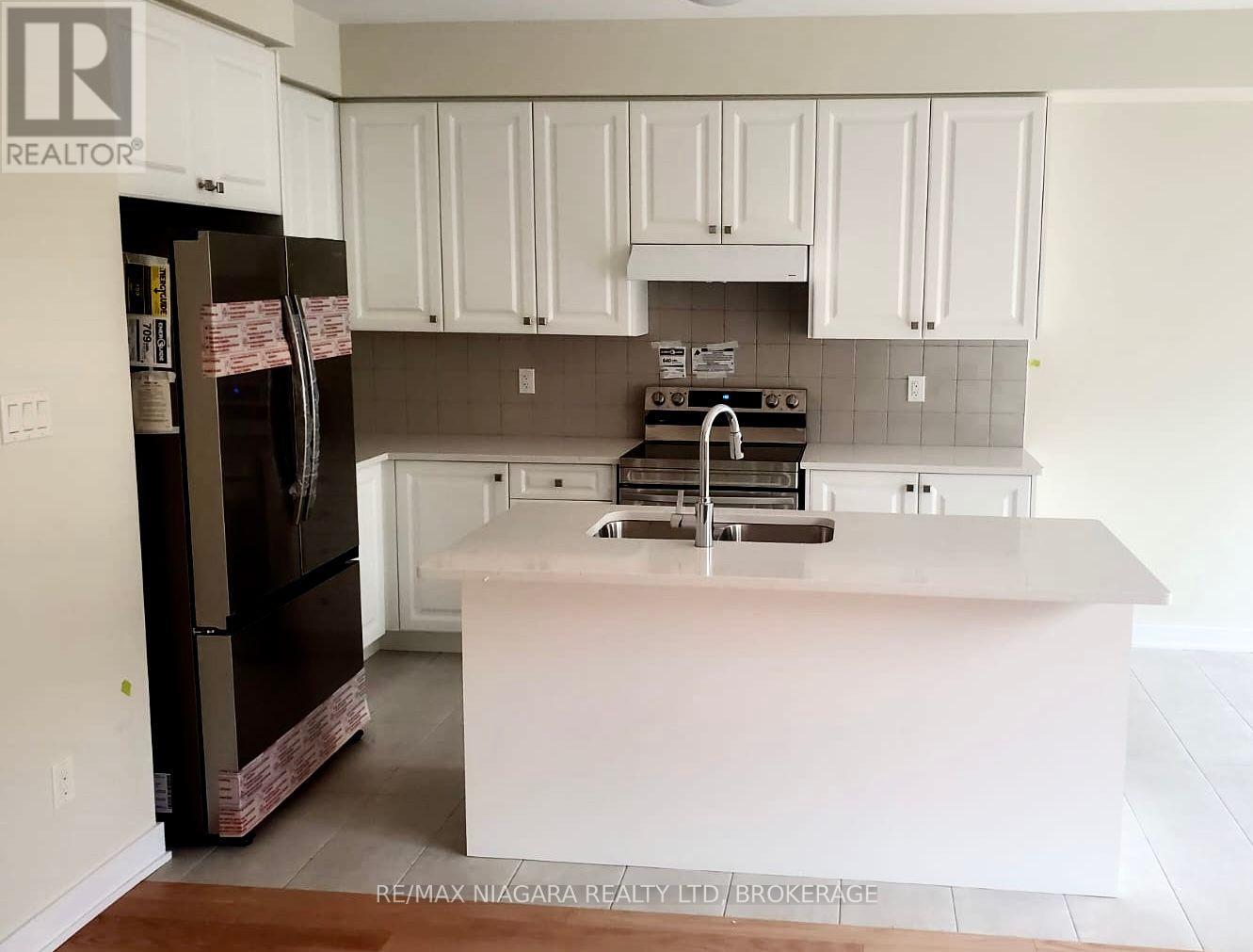 Upper - 21 Keelson Street, Welland, Ontario  L3B 0M2 - Photo 2 - X13704304